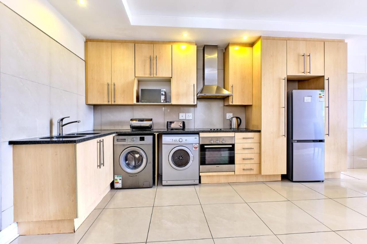Sandton Serviced Apartments@Hydro Johannesburg Bilik gambar