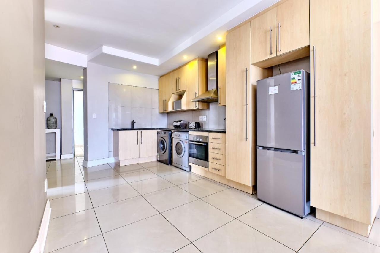 Sandton Serviced Apartments@Hydro Johannesburg Bilik gambar